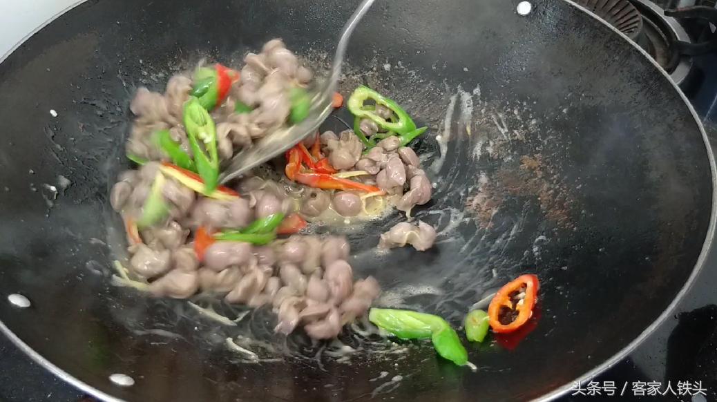 小炒菜好吃有诀窍，学会这一个炒法，出锅香过外面饭店的，真香！