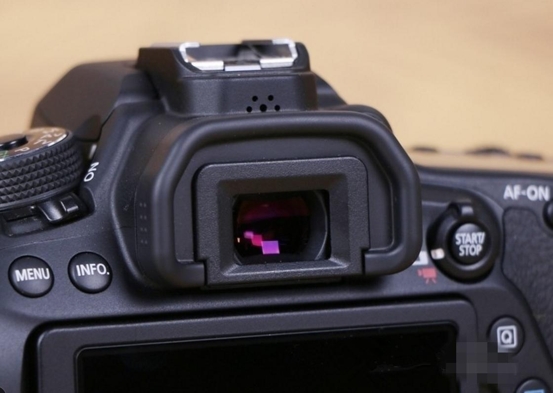 佳能80d好还是尼康d7100好,买佳能80d还是尼康d800好