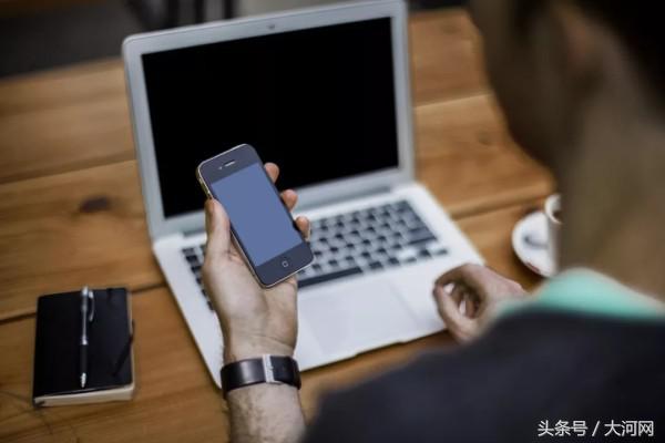 半夜女同学发信息给我,女同学晚上给我发信息