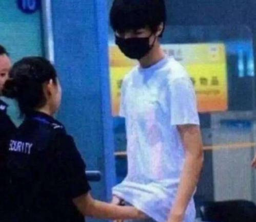 王俊凯易烊千玺王源赵丽颖李易峰,赵丽颖李易峰王俊凯吴磊