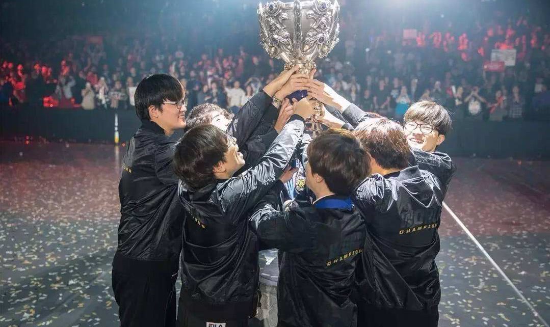 rng为什么捧uzi,rng为什么一直四保一