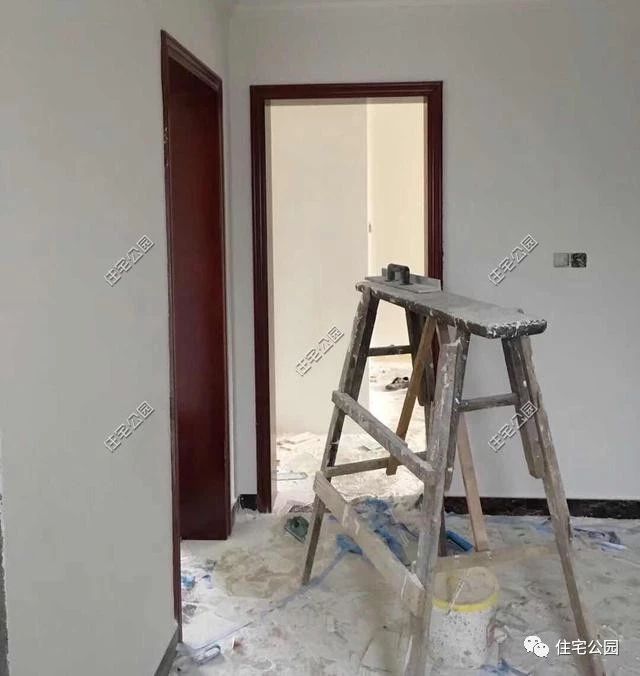 农村自建房三层小别墅真实视频,2022年河南自建房包工280一平贵吗