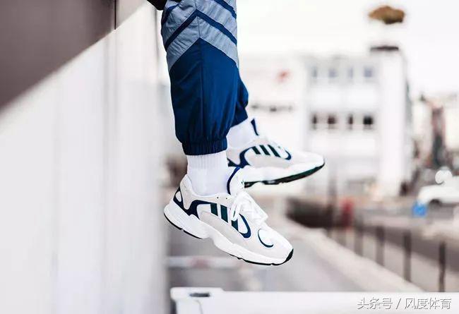 在家里改造一个海洋球馆,在家里布置篮球场