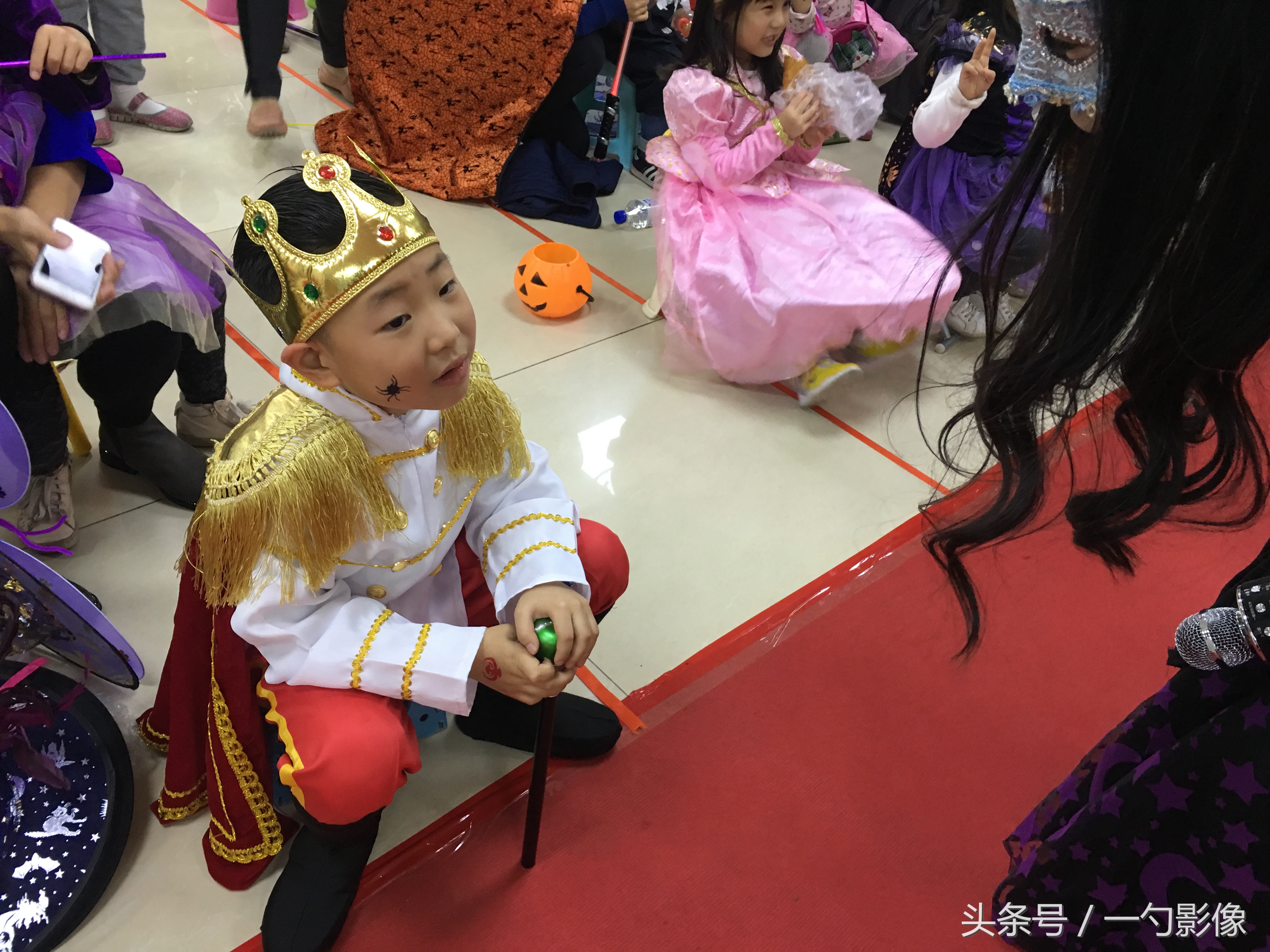 中国的孩子大玩洋节日外国的鬼节咱们也这么热闹