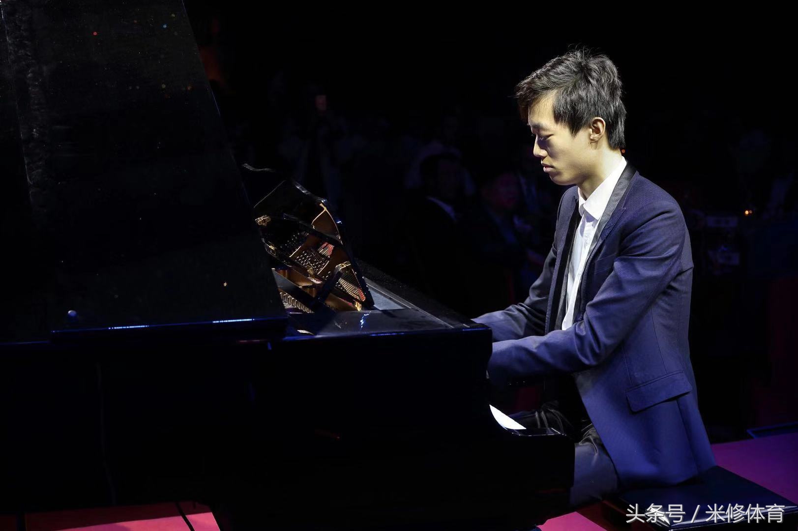 丁俊晖第1次拿世界冠军17岁,丁俊晖入选第一批台球名人堂