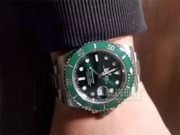 劳力士绿水鬼夜光是什么颜色,劳力士绿水鬼有夜光功能吗