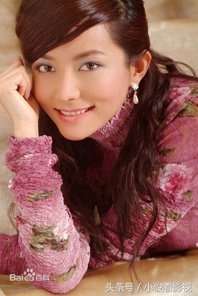 主持人李咏因癌症去世,著名主持人李咏患癌去世是真的吗