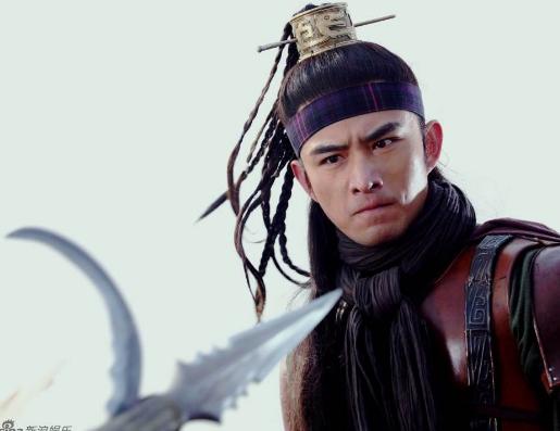 不用飞石，论纯武功，八骠骑之一的张清武功是一流还是二流