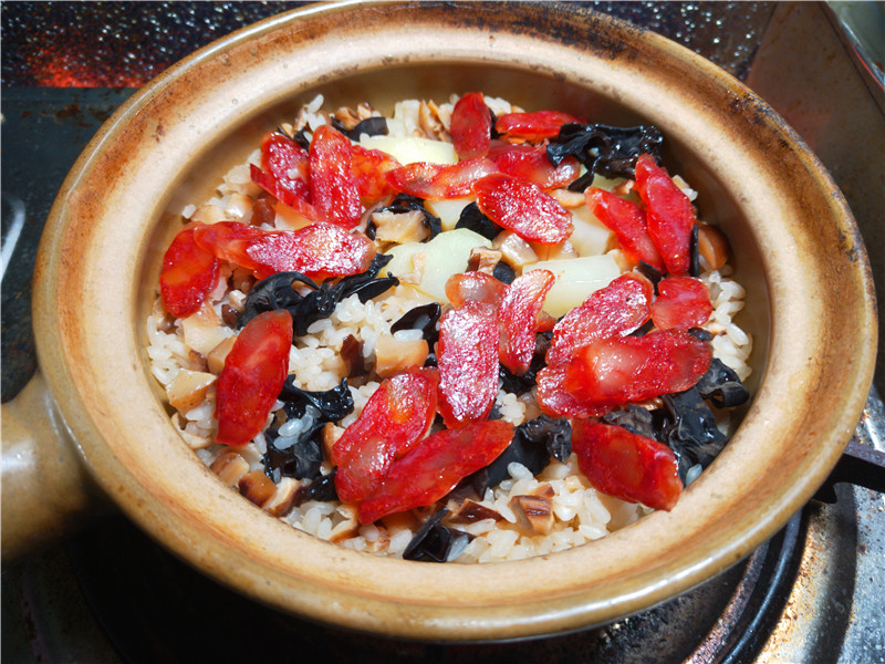 广式煲仔饭如何有锅巴,广式正宗煲仔饭做法