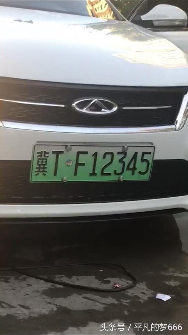 公交车牌为什么是黄绿两种颜色,各种车牌的颜色代表什么