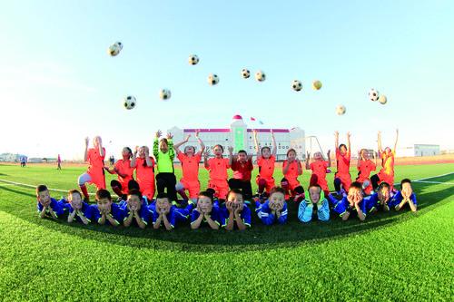 校园足球点亮梦想作文,校园足球星星之火