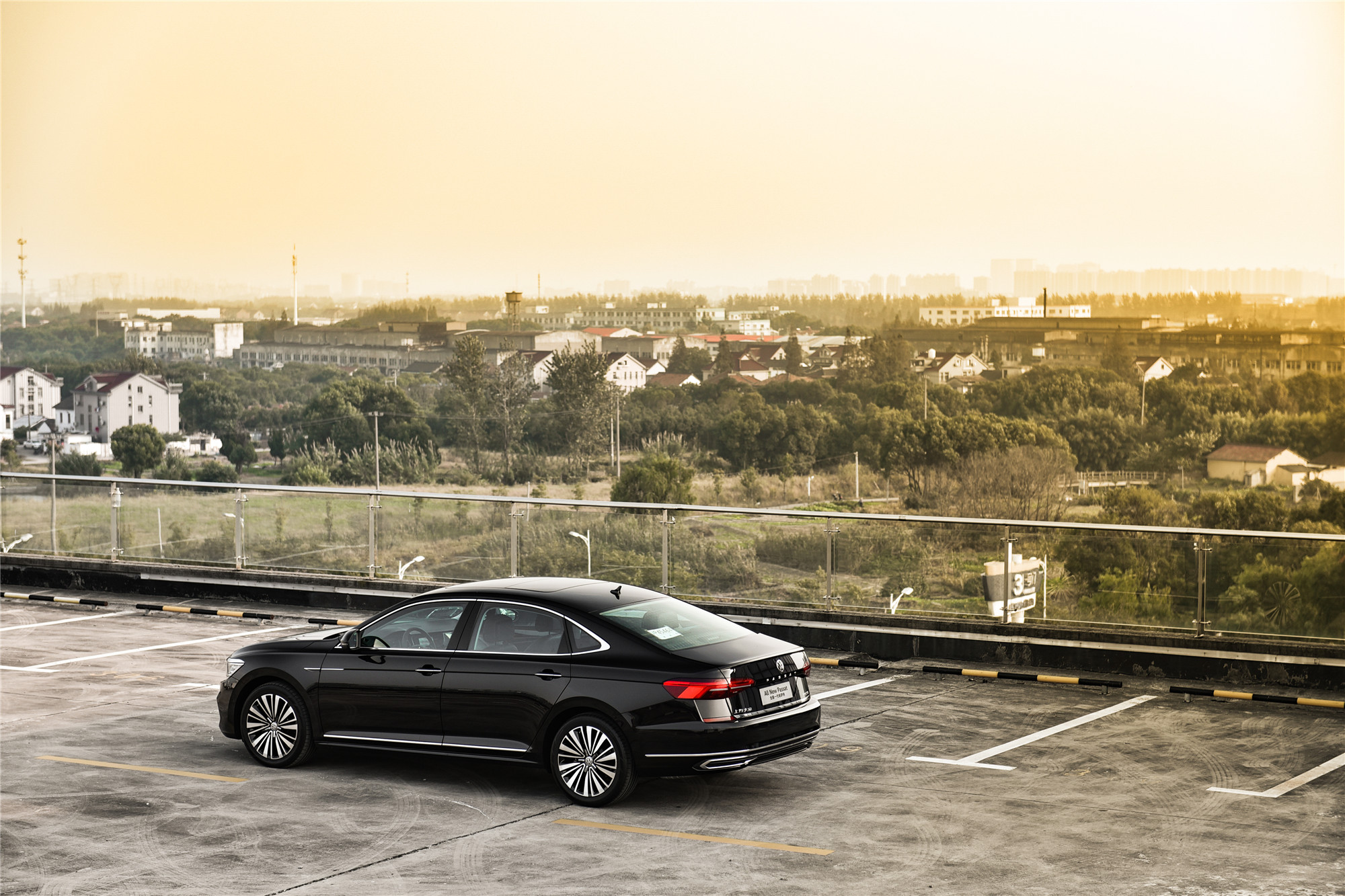 帕萨特途昂怎么选,途昂和帕萨特对比