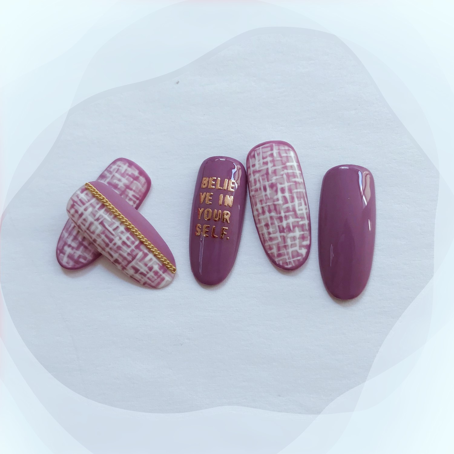 秋冬气质美甲显白法式,美甲调色秋冬短款美甲