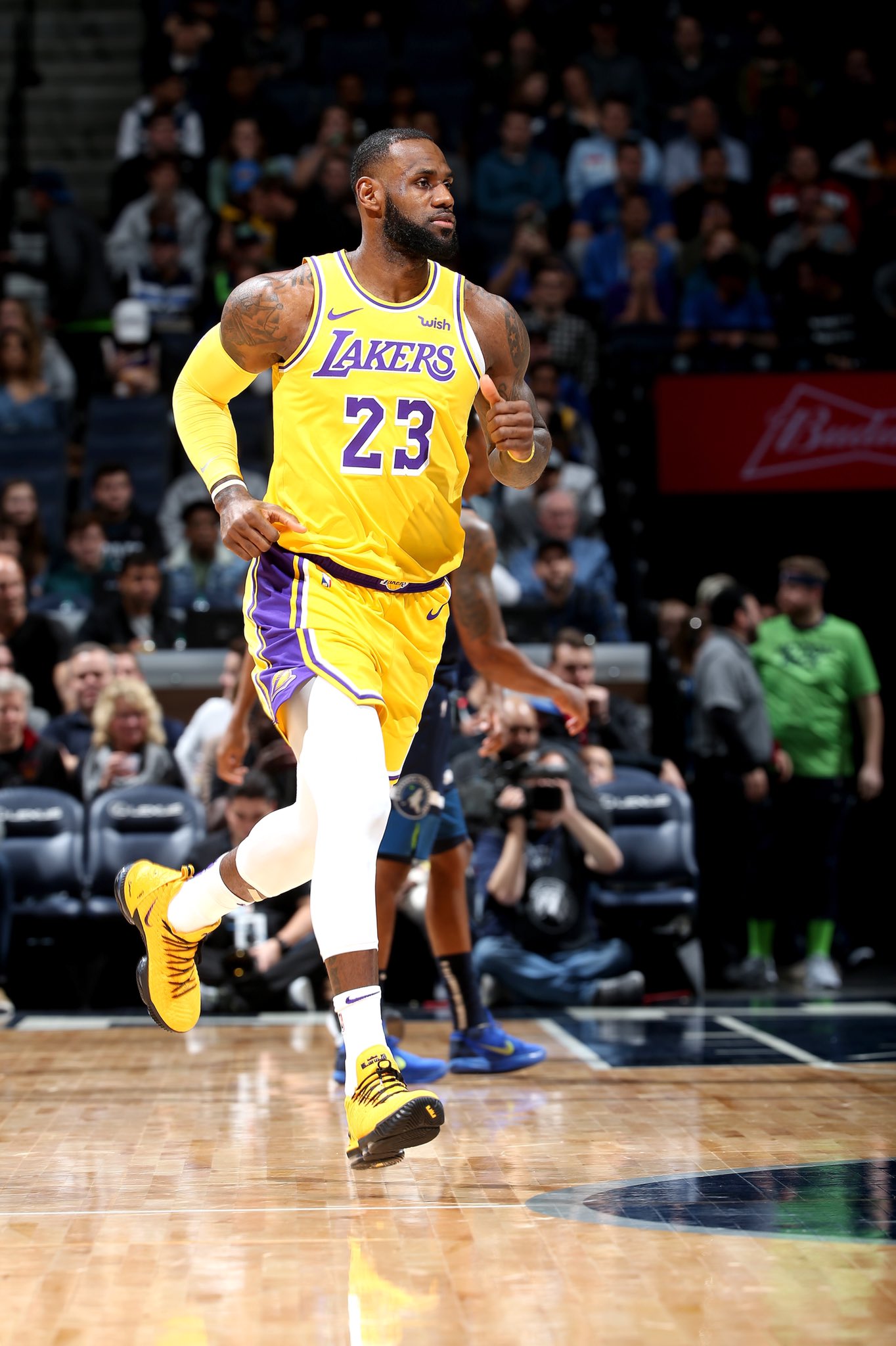 汤神回归穿的篮球鞋,汤神签约安踏前穿什么鞋