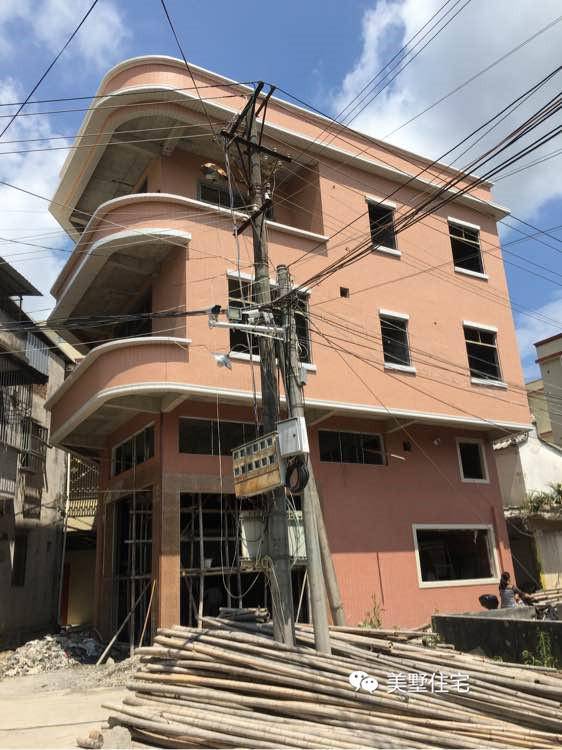 农村三层自建房旧房改造全过程,农村旧房翻修屋顶造别墅