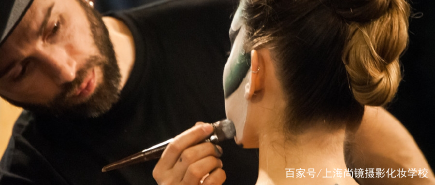 学美容化妆就业前景广阔高薪就业,学化妆最好的学校有哪些包就业