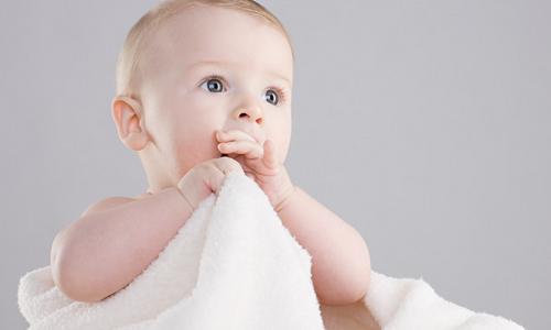 治宝宝感冒流鼻涕的小妙招,宝宝感冒流鼻涕小妙招秋天