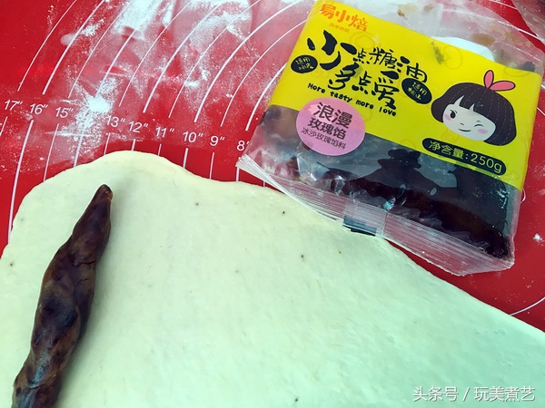 入口苦涩而后回甘,入口香甜唇齿留香