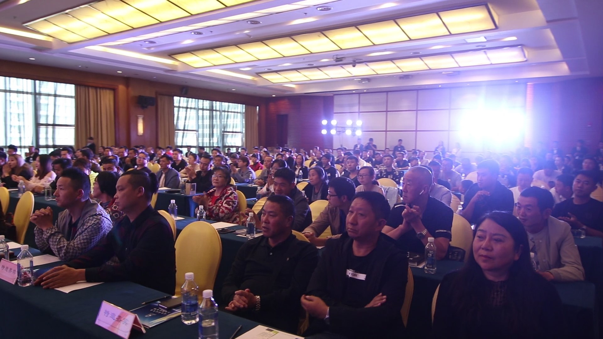 代理商抢经销商生意,为什么那么多品牌代理商抢着做