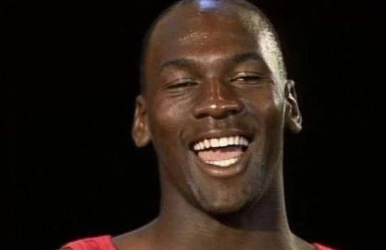 给大家介绍一个乔丹长高动作,乔丹19岁没长高之前身高多少