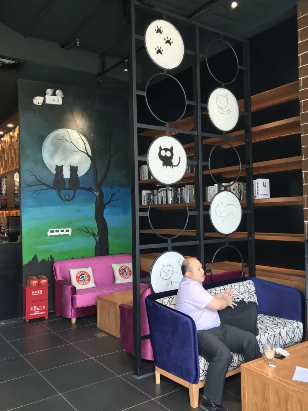 鍜栧暋缁忚惀妯″紡瀵规瘮鍒嗘瀽,灏忓挅鍟″簵缁忓吀缁忚惀妯″紡