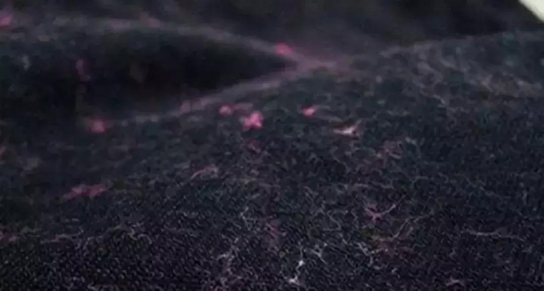 去除大衣灰尘的神器,快速简单去除羊绒大衣粘毛的妙招