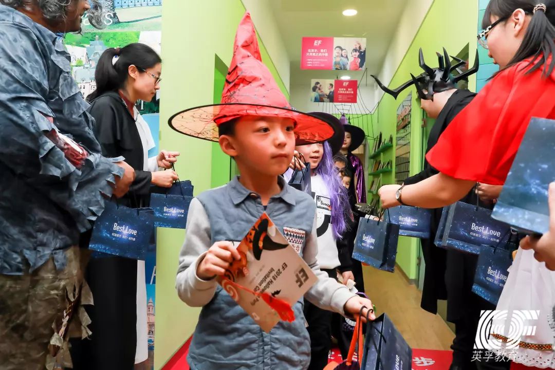 HappyHalloween｜英孚万圣狂欢夜，他们究竟经历了什么？