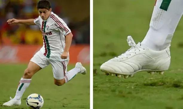 阿迪和耐克哪个足球鞋更高端,足球鞋耐克的好还是阿迪的好