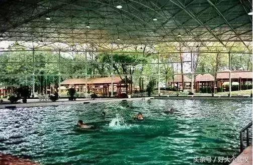 在武汉的几十块钱泡温泉网红景点,温泉泡池网红地点