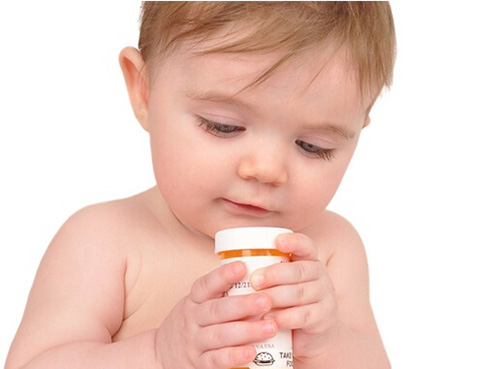 1-30天新生儿感冒流鼻涕要吃药吗,宝宝感冒初期流鼻涕吃药还是自愈