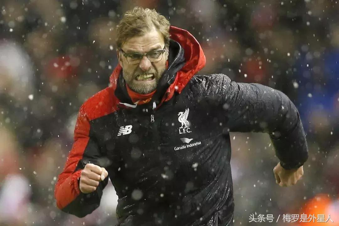 足球是男孩子一生的浪漫,足球是男孩子的浪漫图片