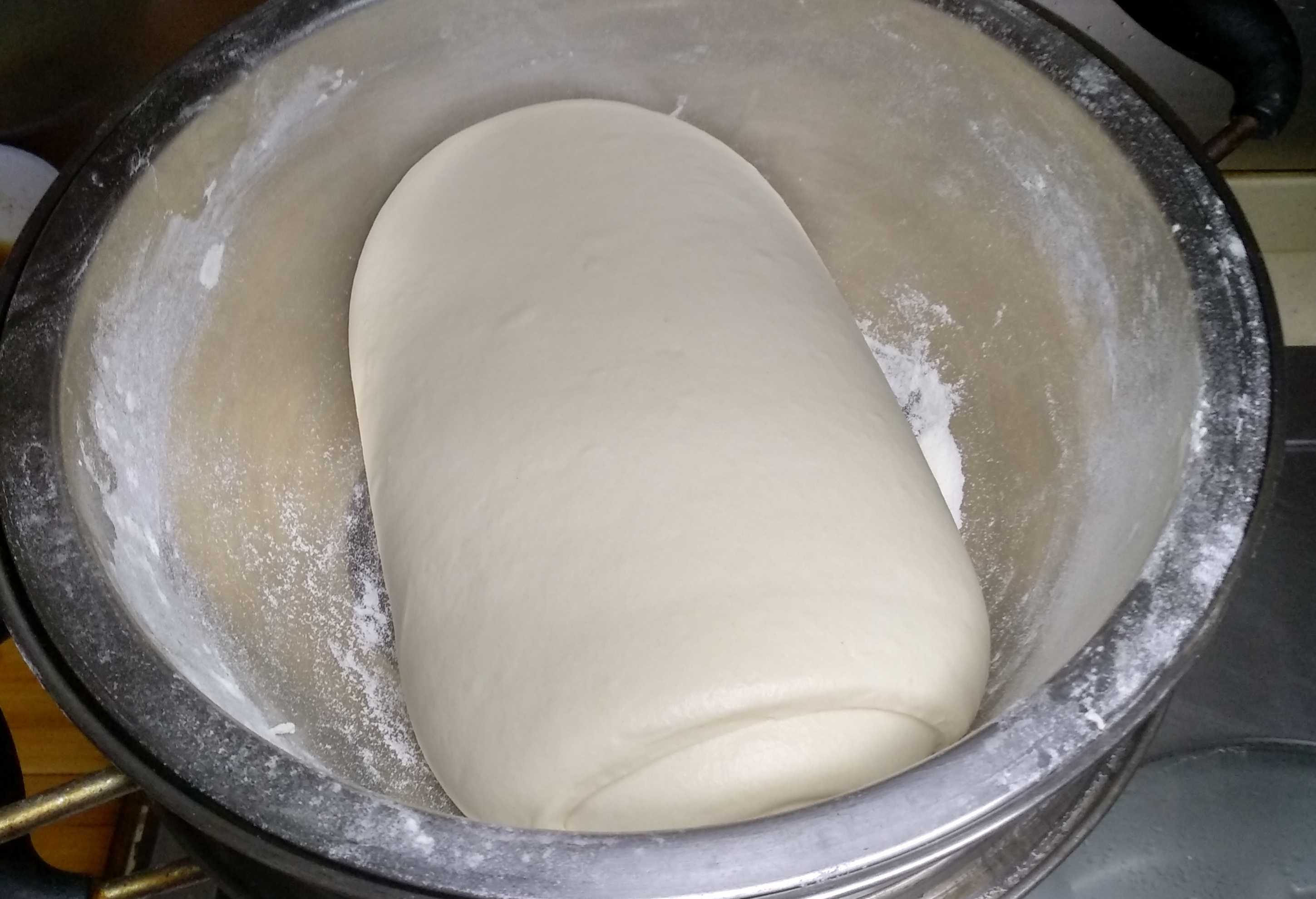 包子馒头蒸出来底部发硬,包子馒头蒸好后怎么保持松软