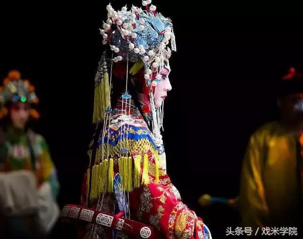 京剧怎么练吊嗓,京剧开嗓最快的练声方法