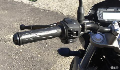 雅马哈fzs150摩托车最新版,雅马哈fz150百公里加速成绩