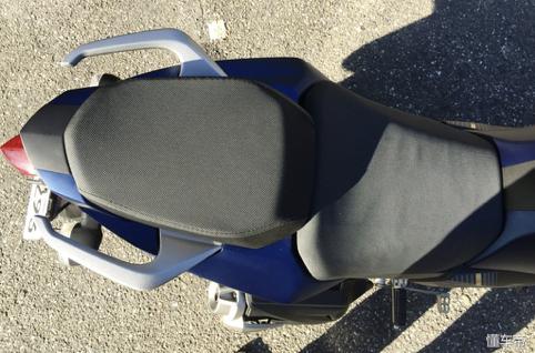 雅马哈fzs150摩托车最新版,雅马哈fz150百公里加速成绩