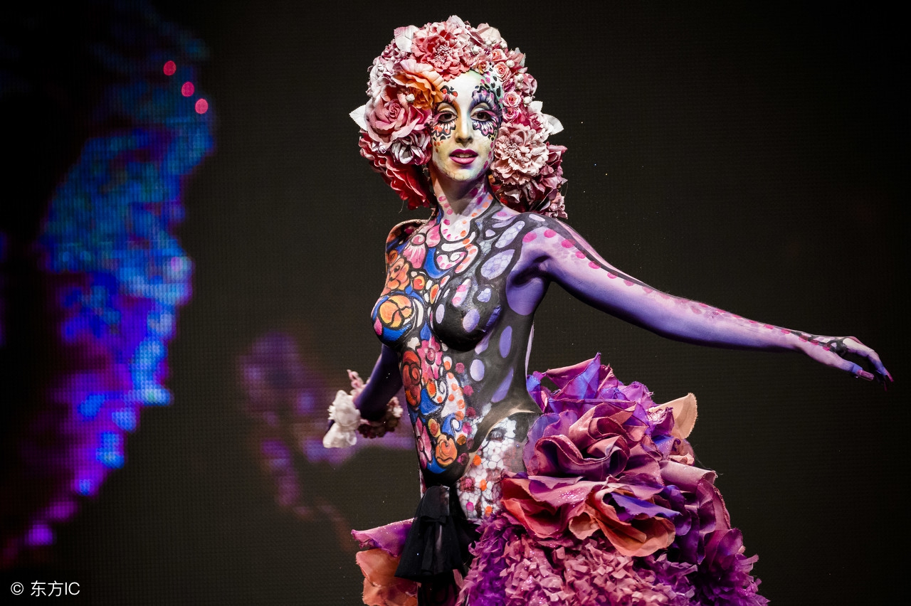 一招教你解决嘴唇干裂出血,有什么方法改善唇裂