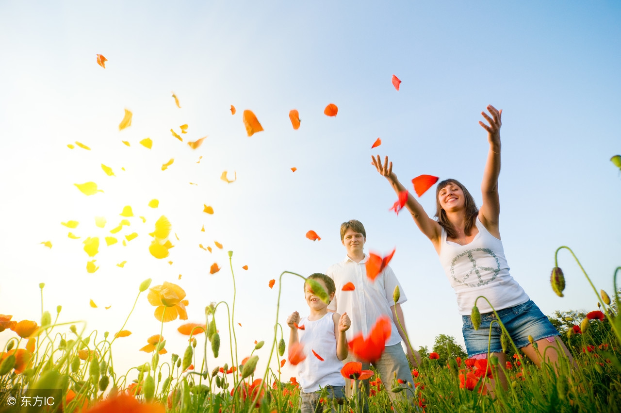 如果你腹中空空,头脑空空,你再怎么寻找活着的意义都是徒劳的