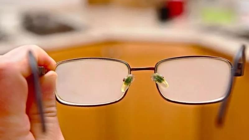 碘伏能防眼镜冬季起雾吗,碘伏涂抹可防止护目镜起雾