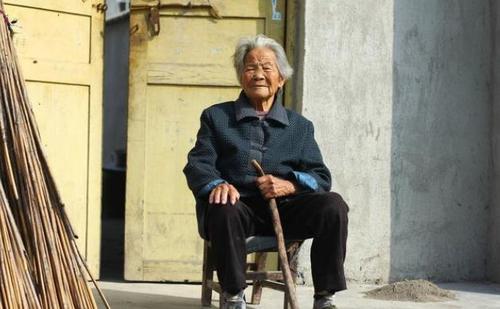 人口普查各年龄段男女,人口普查结果0-14岁男女比例