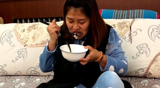 生宝宝侧切跟腹部切开有什么区别,生孩子剖腹和顺产的区别是什么