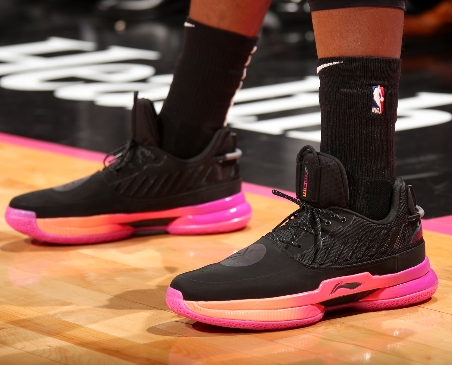 NBA赛场最近三天篮球鞋精选集：鞋头们的赛季鞋王之争越发激烈