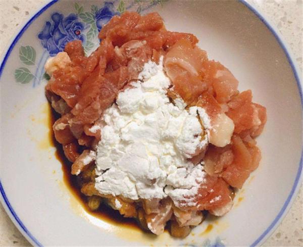 做菜生粉和淀粉的区别,生粉和淀粉的用途做菜一定要知道