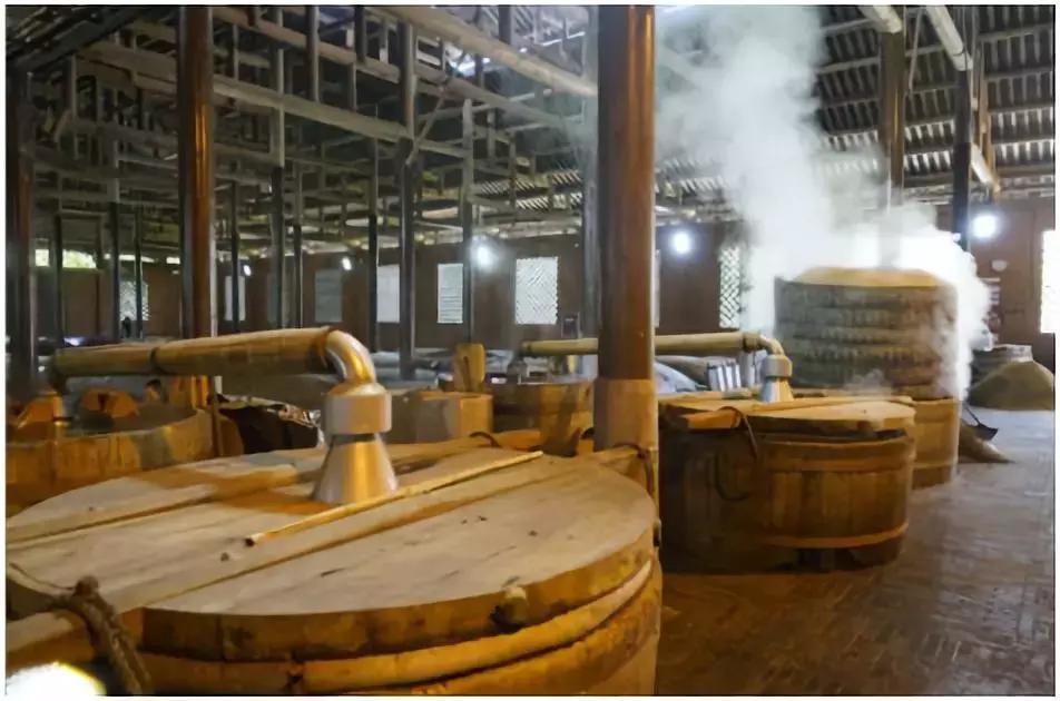 白酒固态发酵什么意思,白酒固态液态什么意思