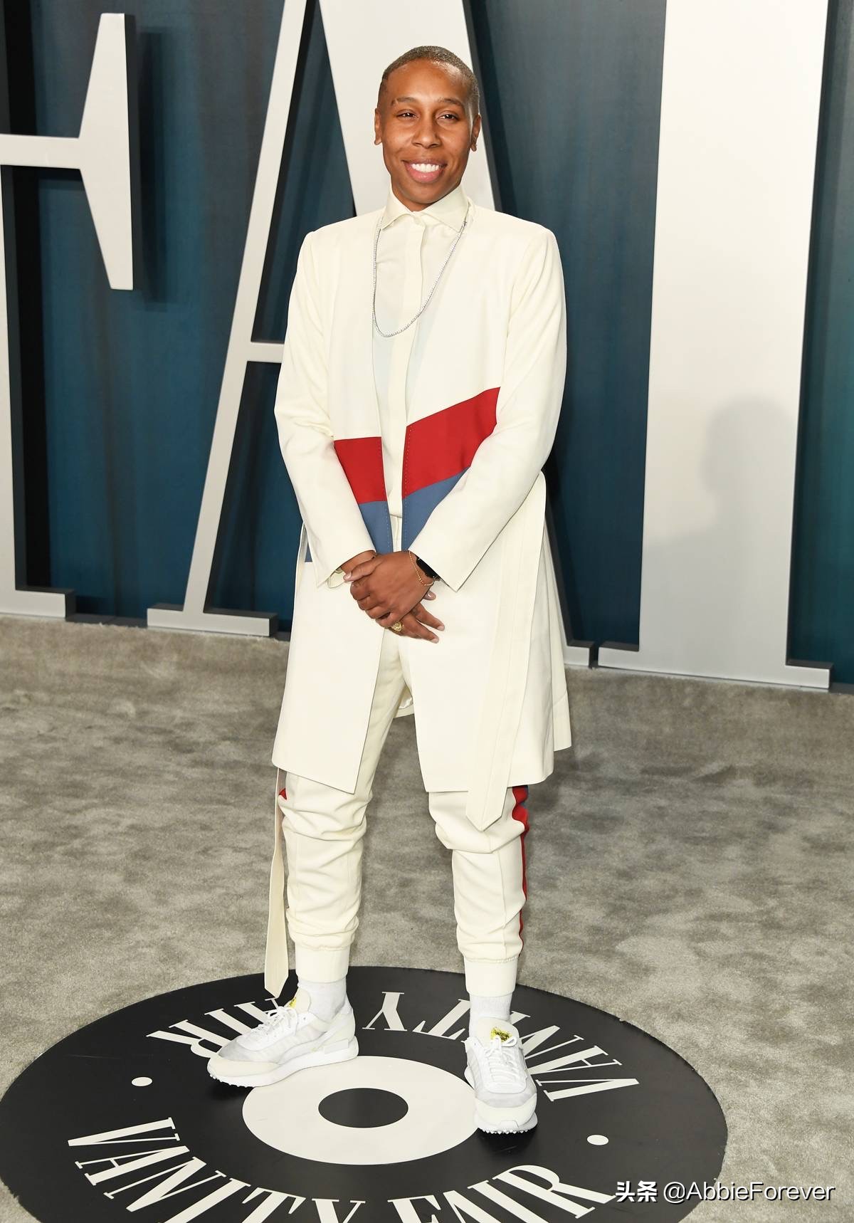 查理兹塞隆名利场,查理兹塞隆洛杉矶红毯着装红与黑