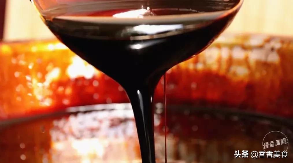 刀剁斧劈棒子夯，吃个鸡搁得住这样？