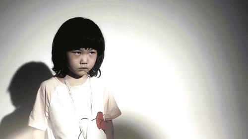 面对恶魔该怎样,面对残酷的现实该如何保护孩子