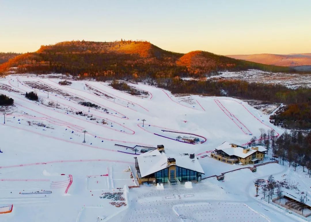 滑雪亲子训练营,冰雪亲子营