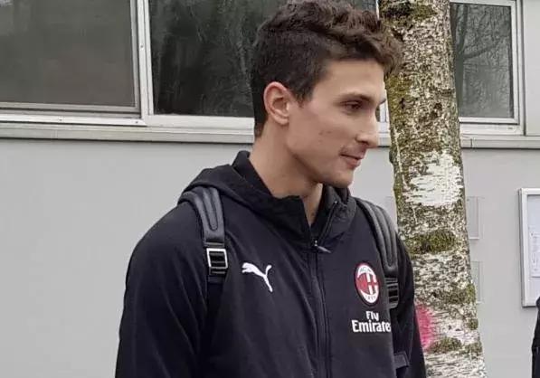 萨先生最新消息,萨老爷子的图片