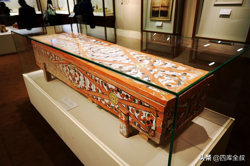 汉代彩绘俑一级文物图片高清,古代文物绘画线描三彩俑