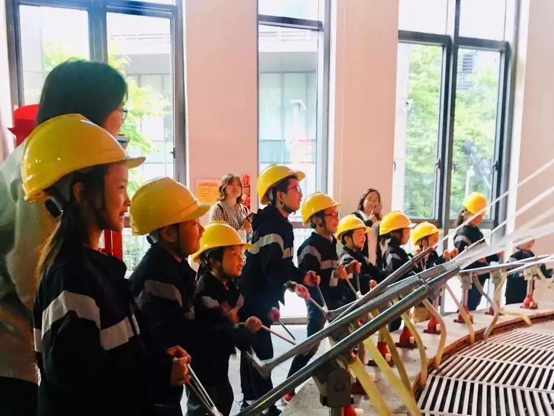小小消防员体验感受,小小消防员的舞蹈